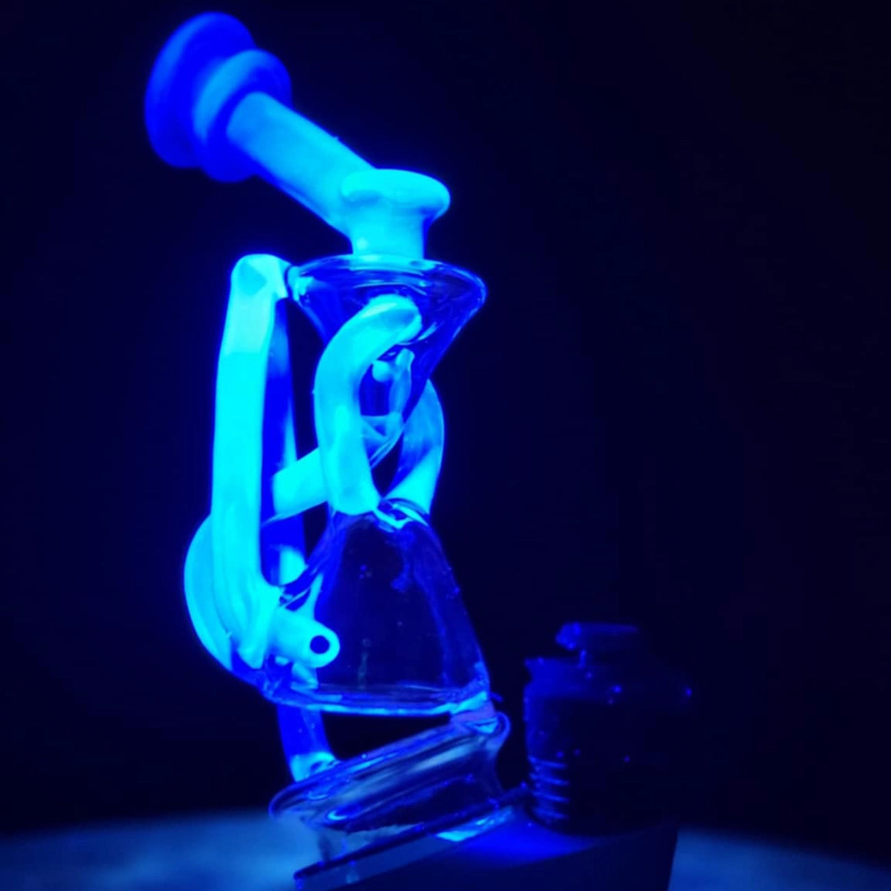 "UV Atomic Stardust Floating Recycler" Puffco Attachment By Man Child Glass