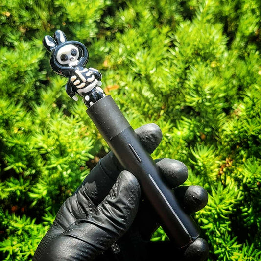 "Skelly Lapufpuf" Pivot Tip By Tammy Baller Glass